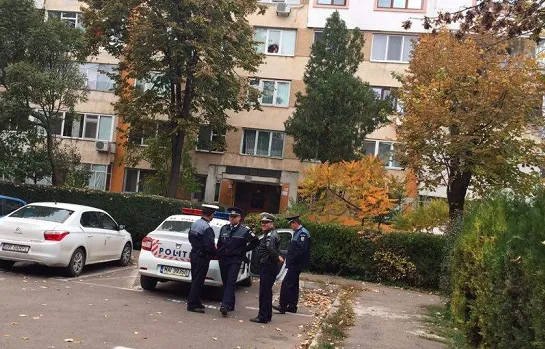 Agresată de fostul concubin în faţa blocului