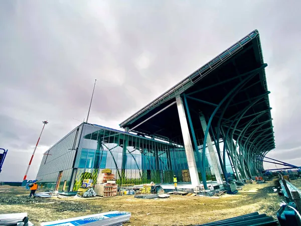 Noua conducere a Primăriei Braşov îşi menţine oferta pentru sprijinirea proiectului aeroportului   