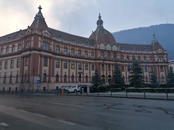 Palatul Administrativ, împodobit pentru sărbătorile de iarnă