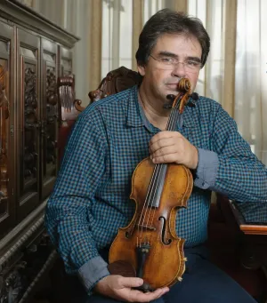 Turneul „Vioara lui Enescu”, sâmbătă, online, pe pagina Filarmonicii