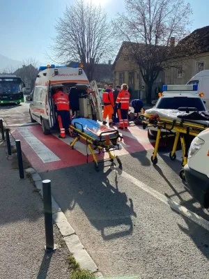 A dus bine bătrâneţile pe picioare, până a doborât-o şoferiţa. Strada Lungă, trecerea de pietoni