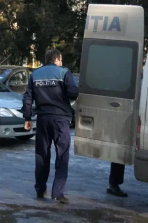 Din magazin, în duba Poliţiei