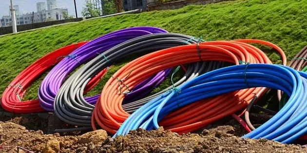 Orange îşi construieşte propria reţea de fibră optică. „Cablul” se extinde în judeţ în zona Dumbrăviţa şi este funcţional deja în alte patru zone