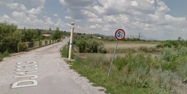 Investiţie de peste 1 milion de lei în reabilitarea unui pod peste Olt, care face legătura cu vecinii din Covasna