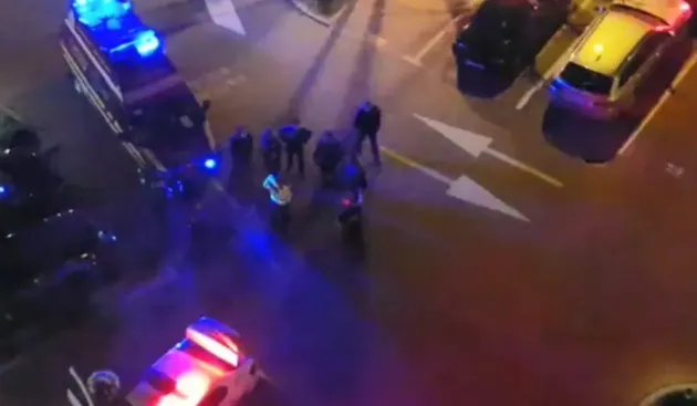 A împuşcat doi poliţişti care veniseră să-l ia de acasă. Cu propria lor armă...