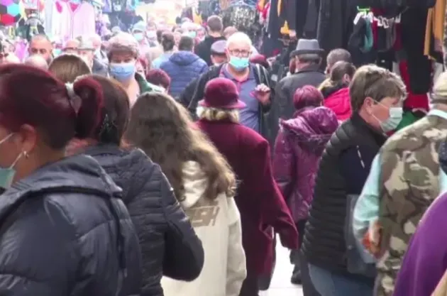 Medic: „Există o nouă tendinţă la pacienţii cu Covid. De a-şi nega propriile simptome şi de a-şi continua activitatea în comunitate”