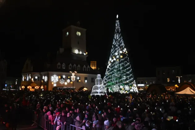 Comitetul Județean pentru Situații de Urgență Brașov le recomandă primăriilor să renunțe la festivism în aprinderea luminițelor de Crăciun