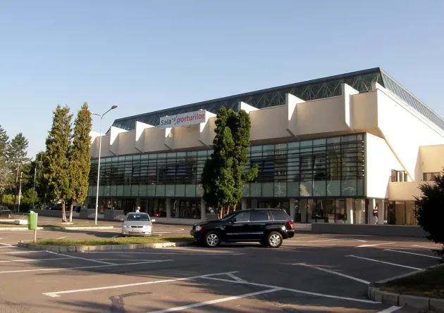 Sala Sporturilor ar putea deveni centru de vaccinare împotriva COVID-19 la Braşov