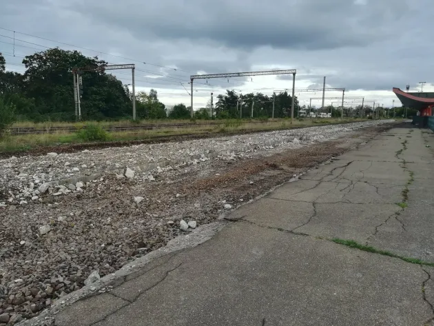 Gara Braşov, peronul 6, câmp de război:  33 de proiectile neexplodate se ascundeau sub linii