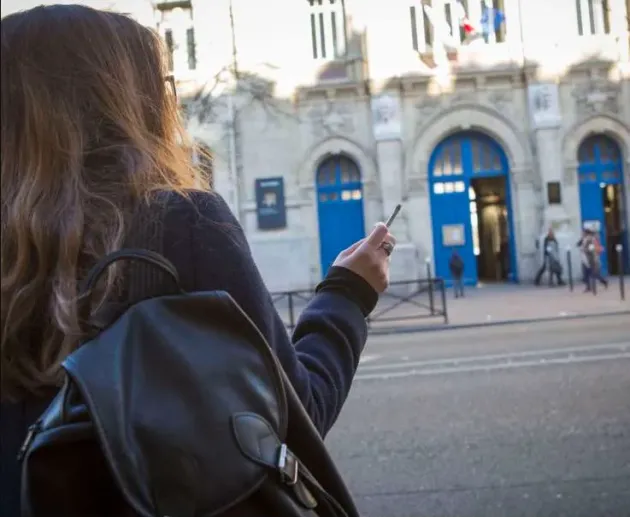 Când e vorba de adolescent şi ţigară, sexul nu mai contează: 49,4% din băieţi au fumat măcar o ţigară, fetele - 49,6%
