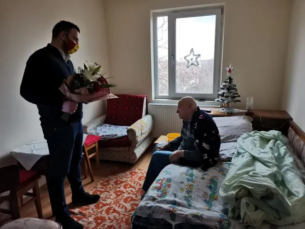 100 de ani şi un 1 glonţ primit pentru ţară. Iakob Ioan, sărbătorit la centenar, un om în a cărui poveste de viaţă stă Istoria României