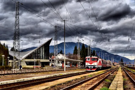 CFR va expertiza liniile de cale ferată şi tunelul care le subtraversează din Gara Predeal