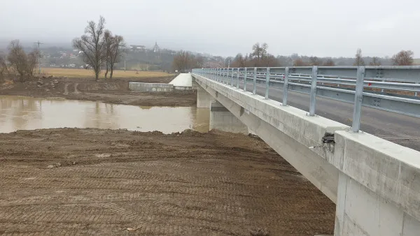 Noul pod de la Hălmeag a fost deschis traficului rutier. Este al doilea pod peste Olt finalizat anul acesta, după cel de la Crihalma
