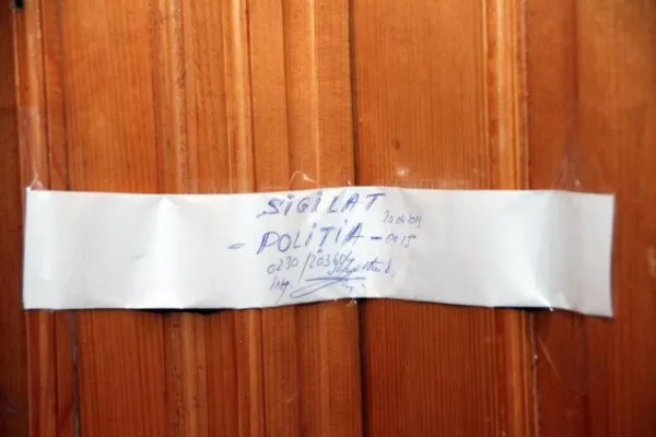 Falși polițiști, au luat toți banii din casă, pentru „cercetări"