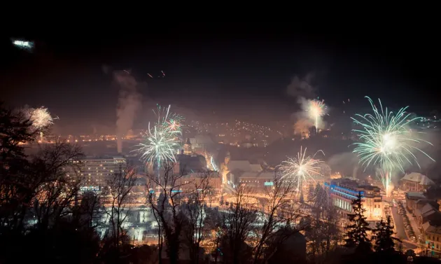 Revelion 2021: Braşovul va avea artificii, dar nu în Piaţa Sfatului. La Cetate, în Tractorul şi în Bartolomeu