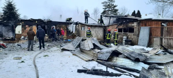 Alarmă de foc, 5 mașini de pompieri în Timiș Triaj
