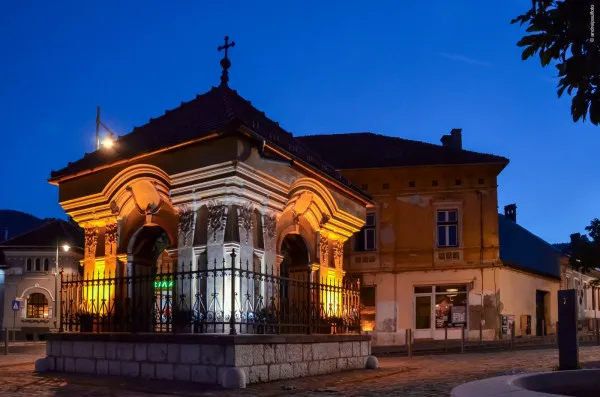 Din 17, 7: Junii au venit la Primărie cu lista de troiţe de reparat