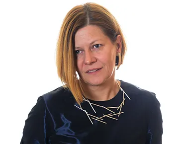 Braşovul are primul centru de scriere academică din ţară. După modelul universităţilor americane şi vest-europene, să-i înveţe pe studenţi să-şi citeze sursele, ca să nu îngroaşe rândul plagiatorilor