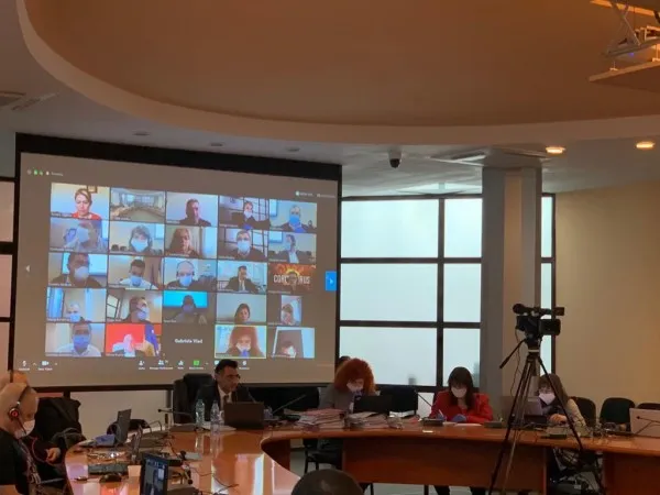 Primăria Braşov va depune în scurt timp cererea prin care solicită bani europeni pentru tabletele elevilor  