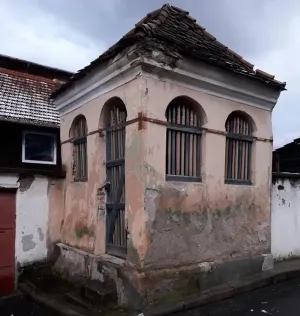 Troița Junilor Curcani din Șcheii Brașovului va reparată cu bani de la bugetul local 