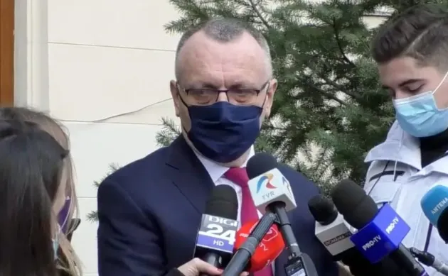 Elevii şi profesorii ar putea fi chemaţi la şcoală şi sâmbăta, pentru ore remediale