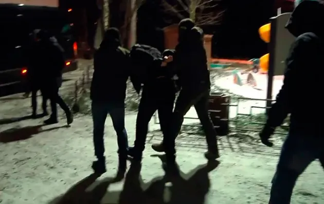 50 de ani, 5 condamnări, neprins. I s-a-nfundat la Braşov...