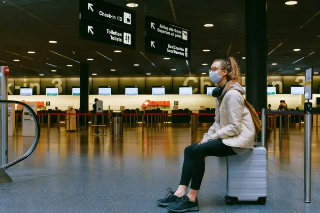 Studenţii care pleacă la universităţi din străinătate, incluşi în etapa a II-a de vaccinare, dacă se adresează Ministerului Sănătăţii