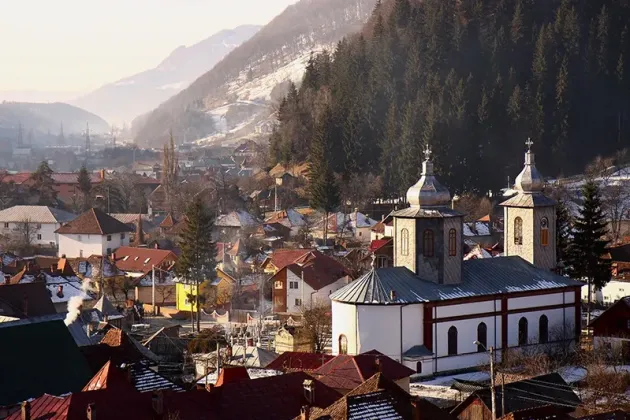 Branul a revenit la scenariul roşu de coronavirus. Comuna a fost mai puţin de trei săptămâni în „scenariul galben”