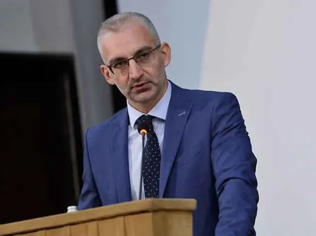 Avertisment CSALB: Dacă amâni plata creditelor, peste nouă luni ratele îţi vor creşte şi cu 13%