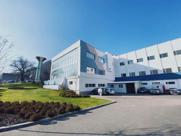 O spălătorie de haine din Braşov donează încasările dintr-o zi pentru o adolescentă de 16 ani diagnosticată cu leucemie