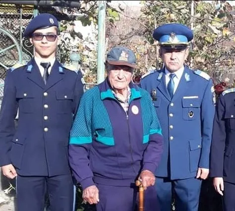 De pe băncile Academiei de Studii Comerciale din Braşov, direct la război