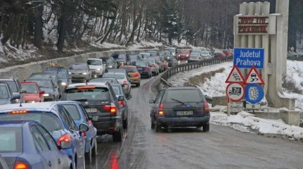 Drulă, ministrul Transporturilor, a ajuns să se înjure singur când stă „bară la bară” pe DN1
