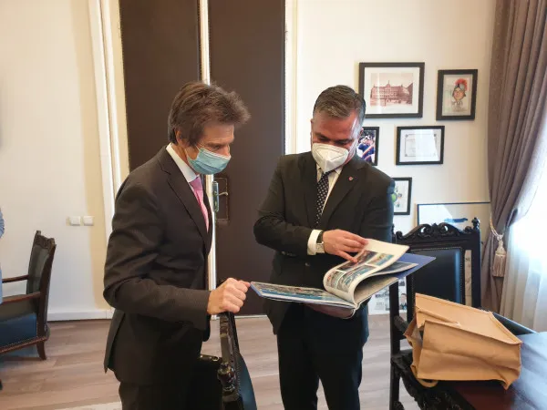 Germania e interesată să facă noi investiţii la Braşov. Atractivitatea judeţului va creşte după operaţionalizarea Aeroportului, susţine consulul Germaniei la Sibiu, Hans Erich Tischler
