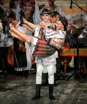 Dragobetele din Braşov şi Bucovina, azi, pe scenă la Reduta
