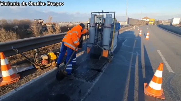 Drumarii au scos „utilajul minune”, ca să repare iarna gropile de pe ocolitoarea Braşovului