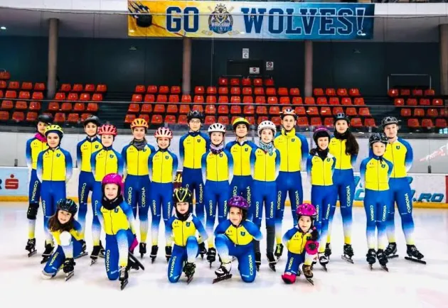 Patinatorii juniori şi copii ai Coronei au plecat spre Zakopane, pentru Campionatele Naţionale pe probe şi poliatlon