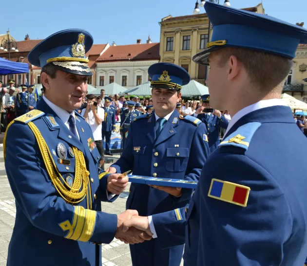 Are şi Braşovul un Ponta al lui: Fostul rector al Academiei Forţelor Aeriene „Henri Coandă” rămâne fără titlul de doctorat. A plagiat
