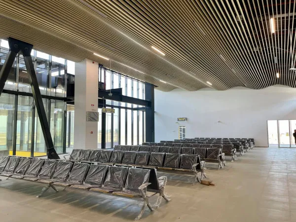 Consiliul Judeţean suplimentează banii la dispoziţia Aeroportului Braşov