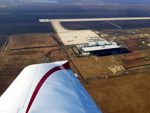Braşov - Bucureşti, prima cursă de pe Aeroportul Braşov. Un test dat în lucru la Inginerie Aerospaţială