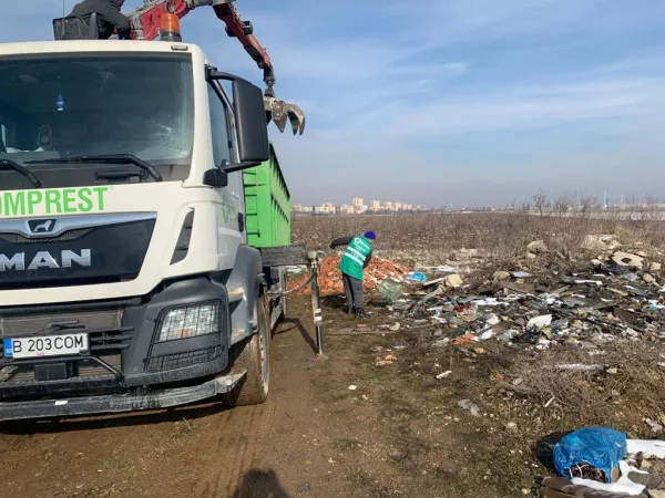 7 autobuze dezmembrate şi aruncate prin Braşov. Băieţi din Bacău, şmecheri, dar nu deştepţi: au lăsat alături şi actele originale, ca să-i ducă pe poliţişti direct la ei