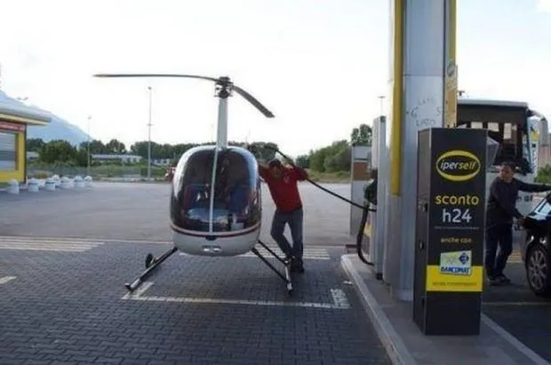 În 2 luni, carburanţii s-au scumpit cu 10%. Care sunt cauzele acestei majorări accelerate