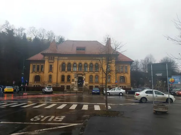 CCI Braşov dă discount de pandemie pentru Biblioteca Judeţeană, dar cu o rugăminte: evacuarea