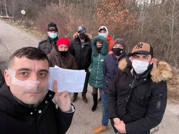 Greva foamei de la Uzina R Feldioara a durat 2 zile: CNU a trimis banii, Simion de la AUR s-a pozat cu protestatarii