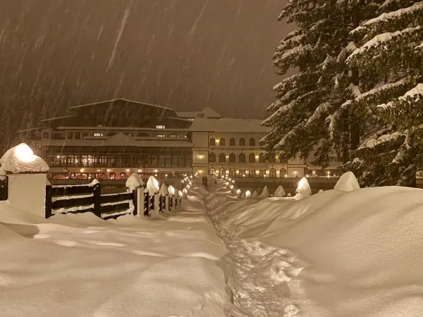 5 nopţi la 4 stele: 26 de angajaţi ai CJ Ilfov au făcut o specializare „de criză” la patru stele în Poiana Braşov