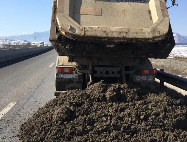 Ocolitoarea, drum de pământ