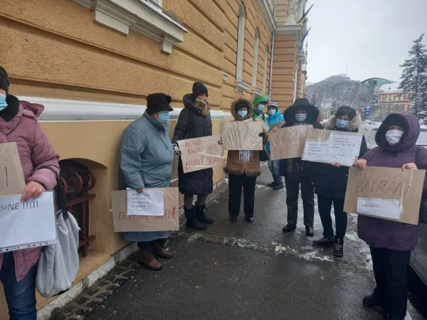 Primăria Braşov repartizează 21 de apartamente din blocul de pe strada Zizinului