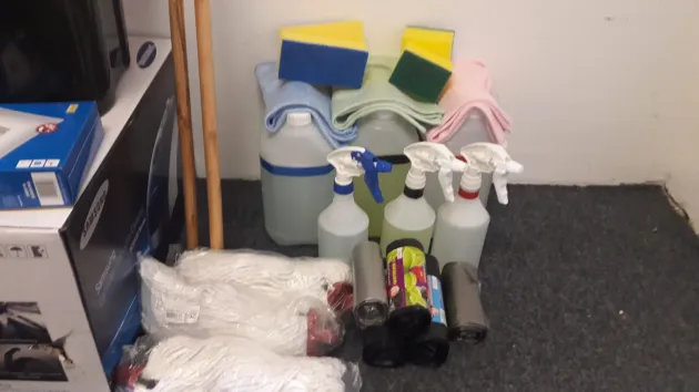 60.000 lei, doar materialele de curăţenie pentru centrele de vaccinare din Braşov