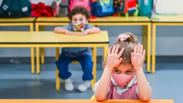 166 de cazuri de infectare cu Covid în unităţile şcolare, în ultimele 14 zile