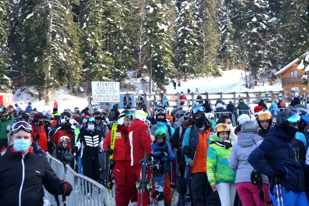 Ordin, până în 12 aprilie: Închideţi la 22.00, nu mai cazaţi aşa mulţi schiori. Hotelurile din Poiana Braşov, Predeal şi Bran - 3 din 10 camere libere