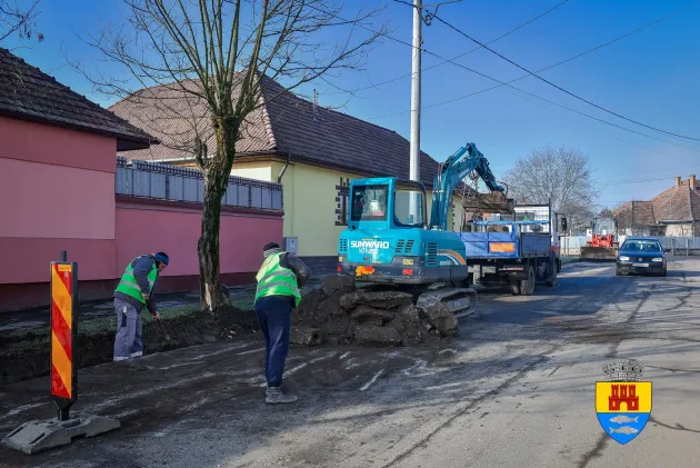 Primăria Făgăraş modernizează o şcoală şi repară 11 străzi cu bani europeni